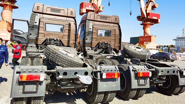 Faw J6P 6x4 420hp Tractor Head for Sale in Mexico
